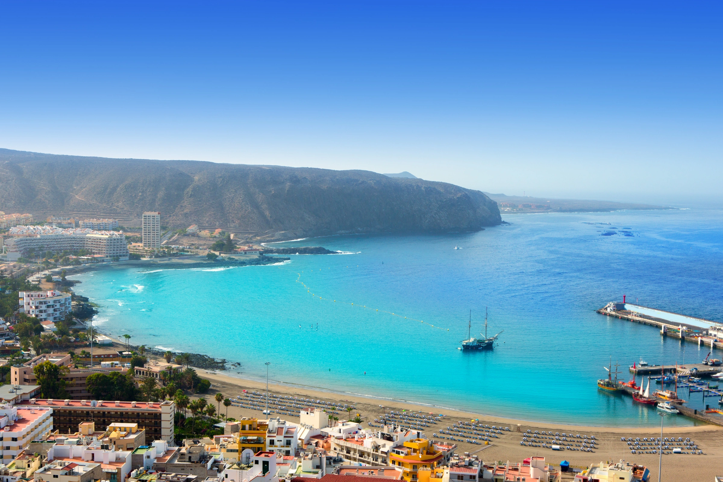 Los_Cristianos,_Tenerife[1].webp